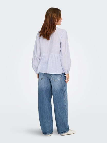 Camicia scollo V balza