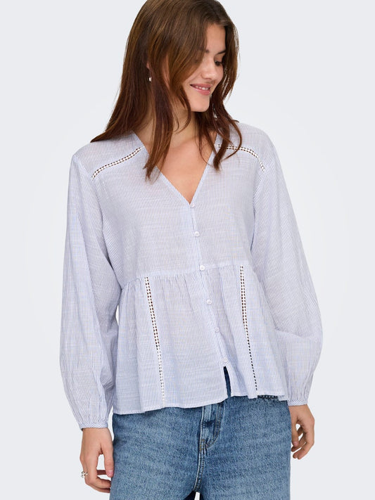 Camicia scollo V balza