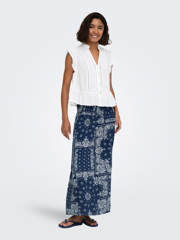 Camicia smanicata ricamata