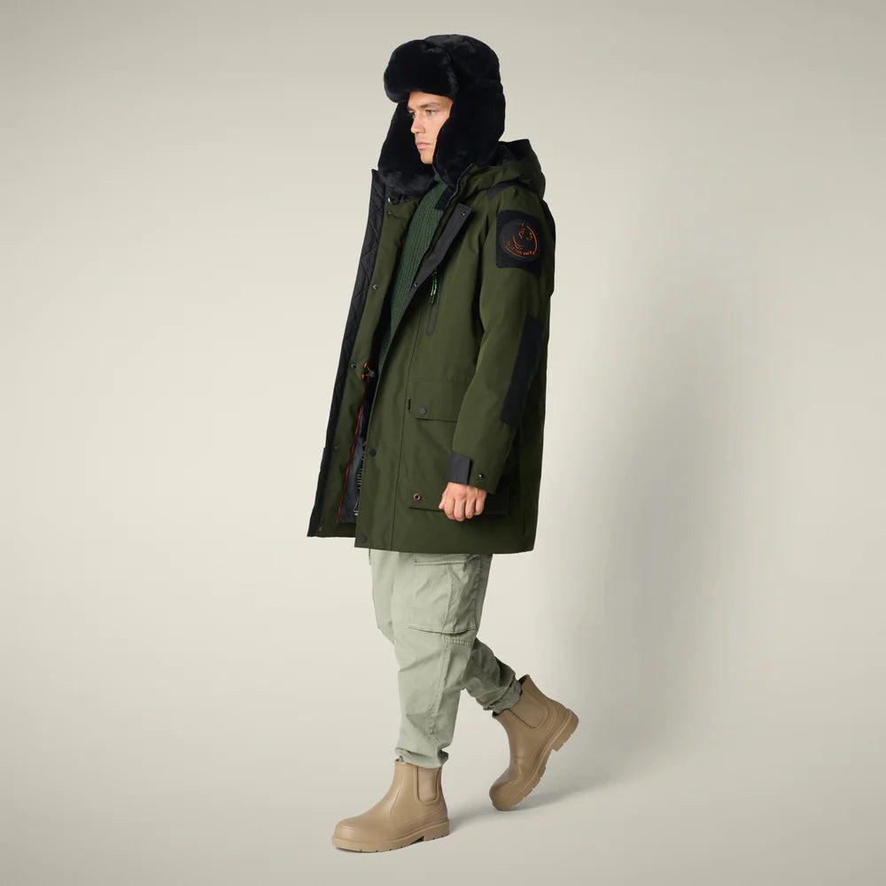 Cappotto cappuccio contrasti