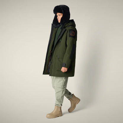 Cappotto cappuccio contrasti