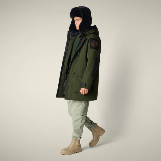 Cappotto cappuccio contrasti