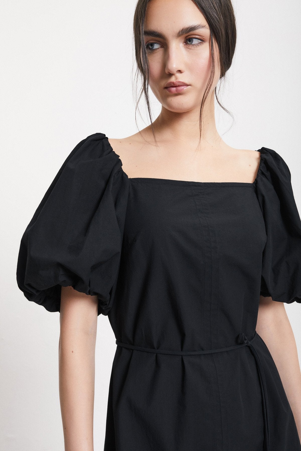 Abito maniche sbuffo