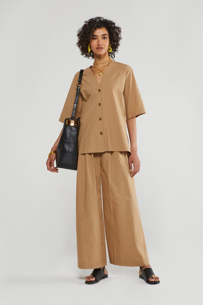 Camicia scollo v senza collo