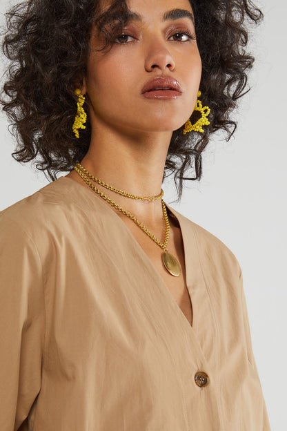 Camicia scollo v senza collo