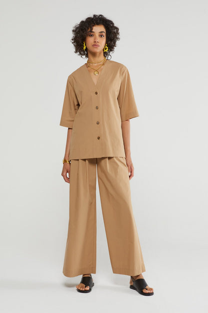 Camicia scollo v senza collo