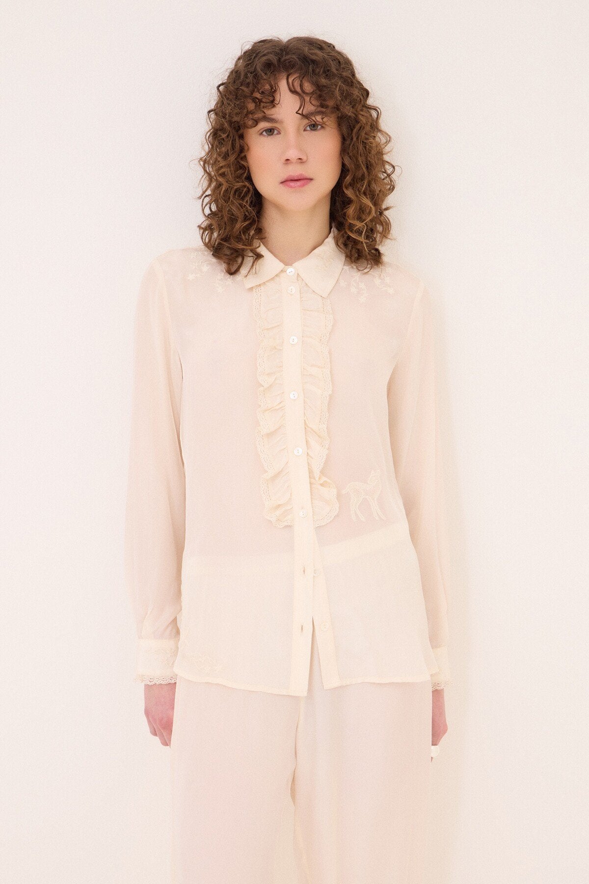 Camicia ricamata jabot