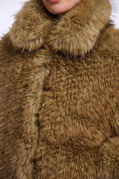 Giacca ecopelliccia colletto