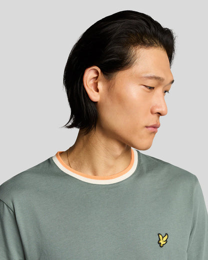 T-shirt contrasti collo