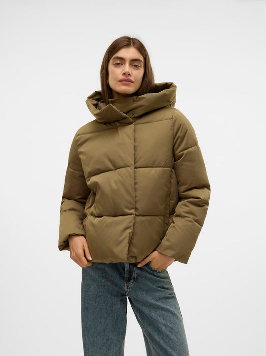 Piumino corto cappuccio