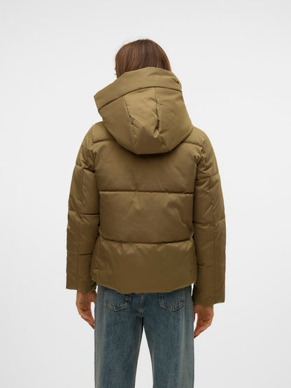 Piumino corto cappuccio