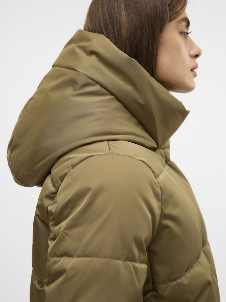 Piumino corto cappuccio