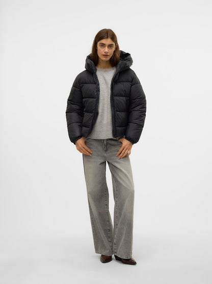 Piumino corto cappuccio