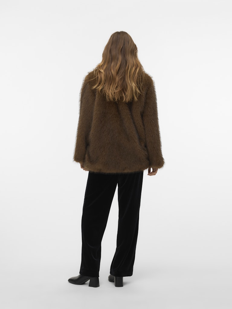 Giacca in Ecopelliccia con Collo Camicia VEROMODA