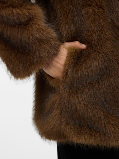 Giacca in Ecopelliccia con Collo Camicia VEROMODA