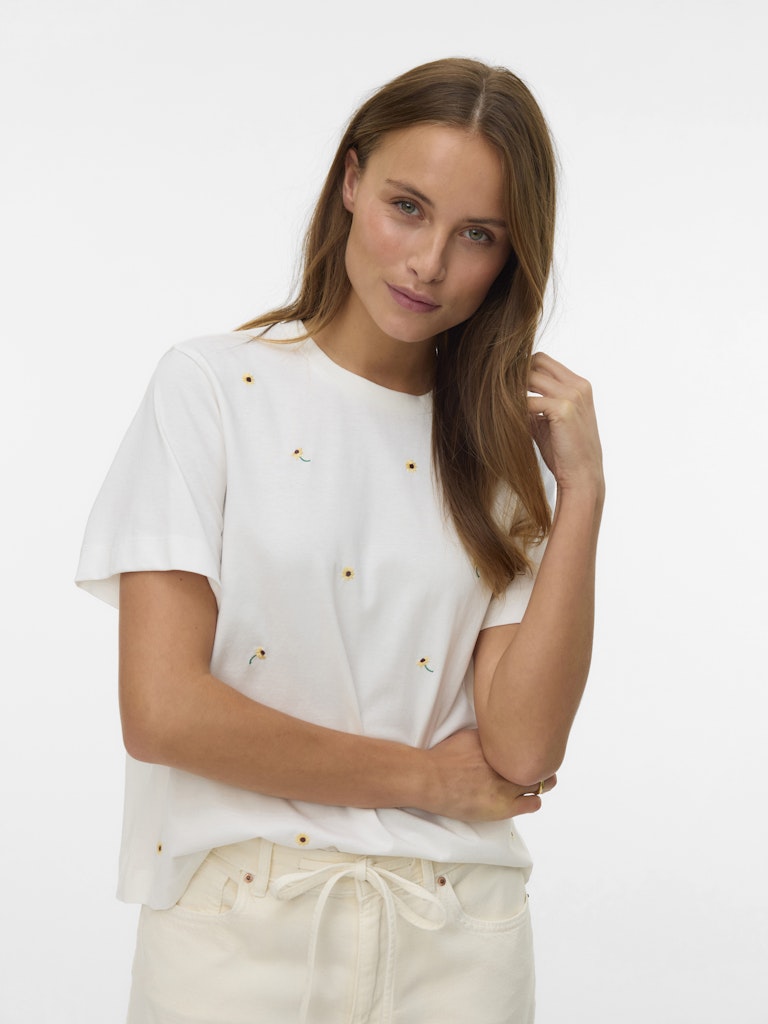 T-shirt ricamata