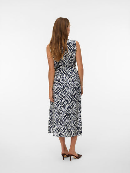 Abito smanicato fantasia