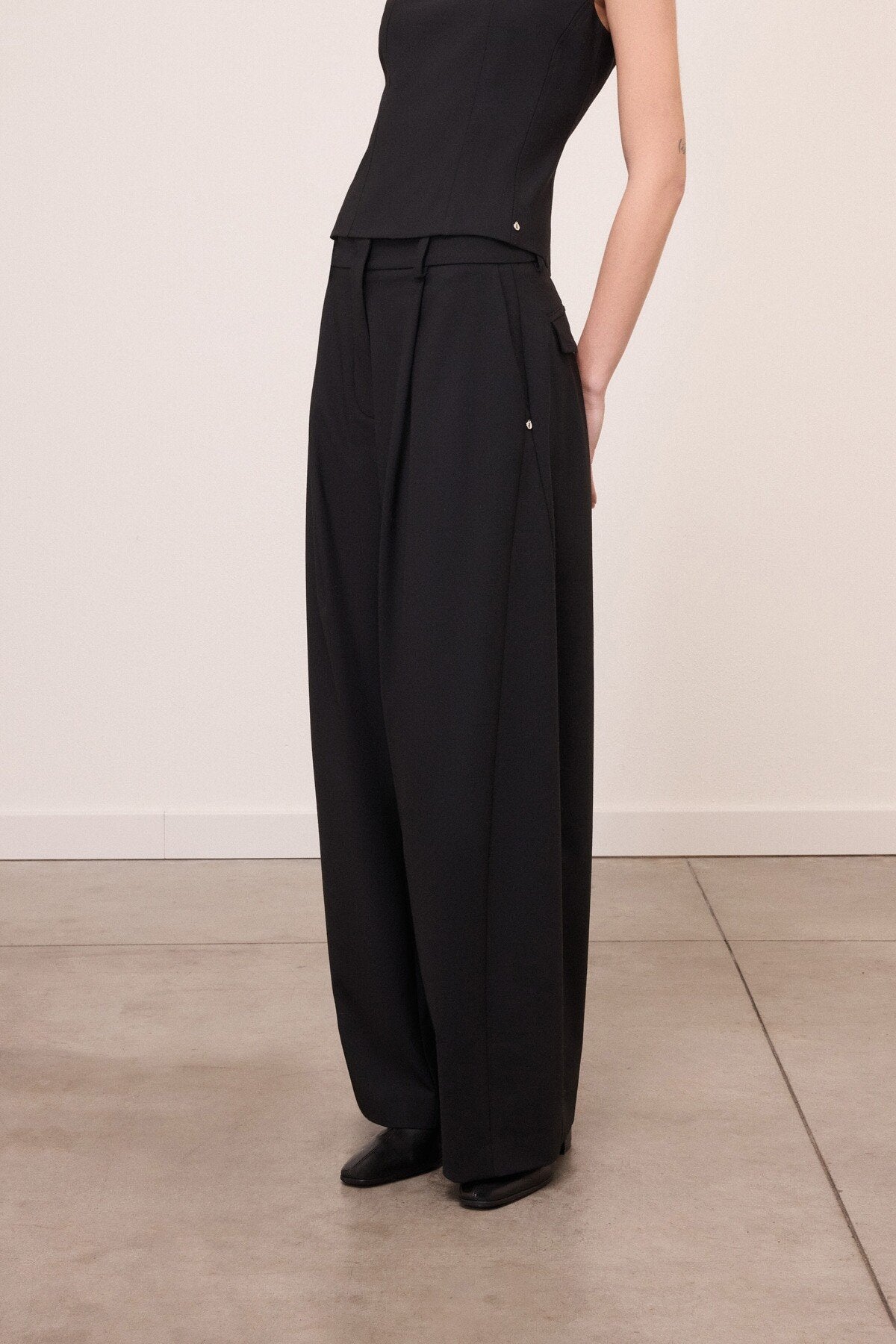 Pantaloni ampi