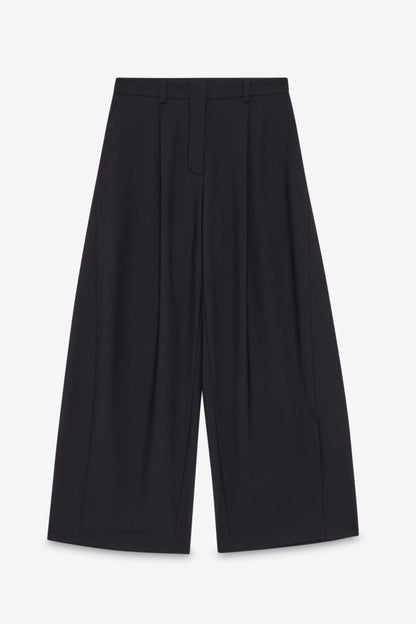 Pantaloni ampi