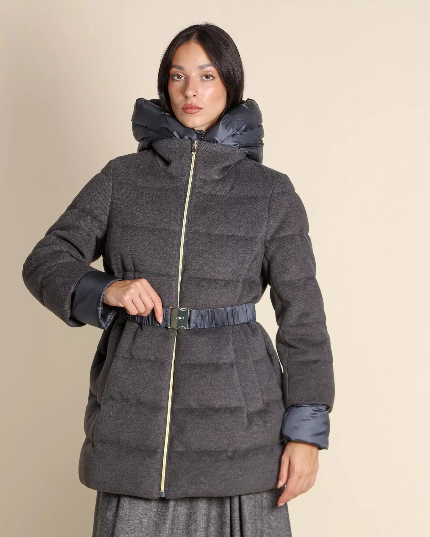 Piumino cintura cappuccio