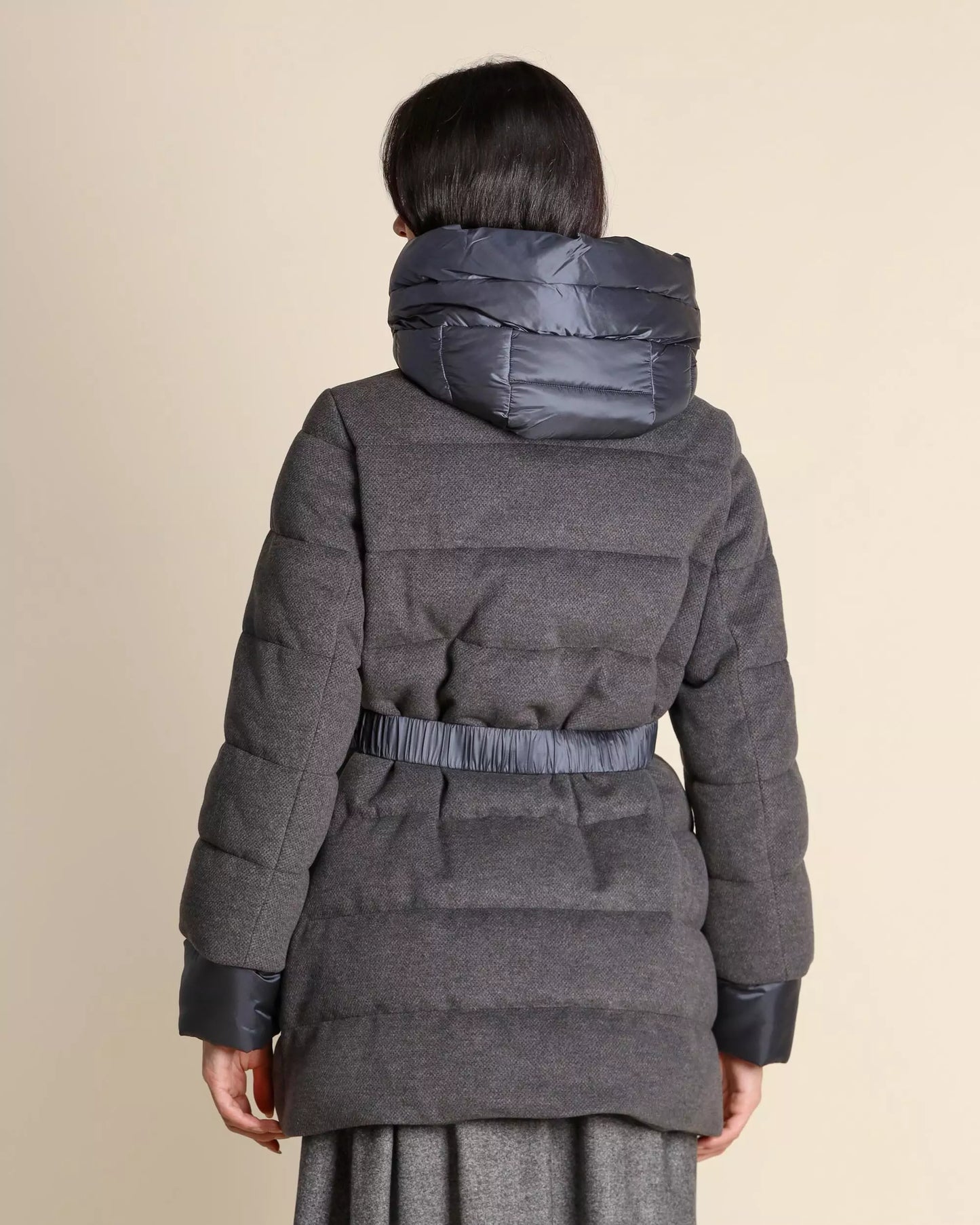 Piumino cintura cappuccio